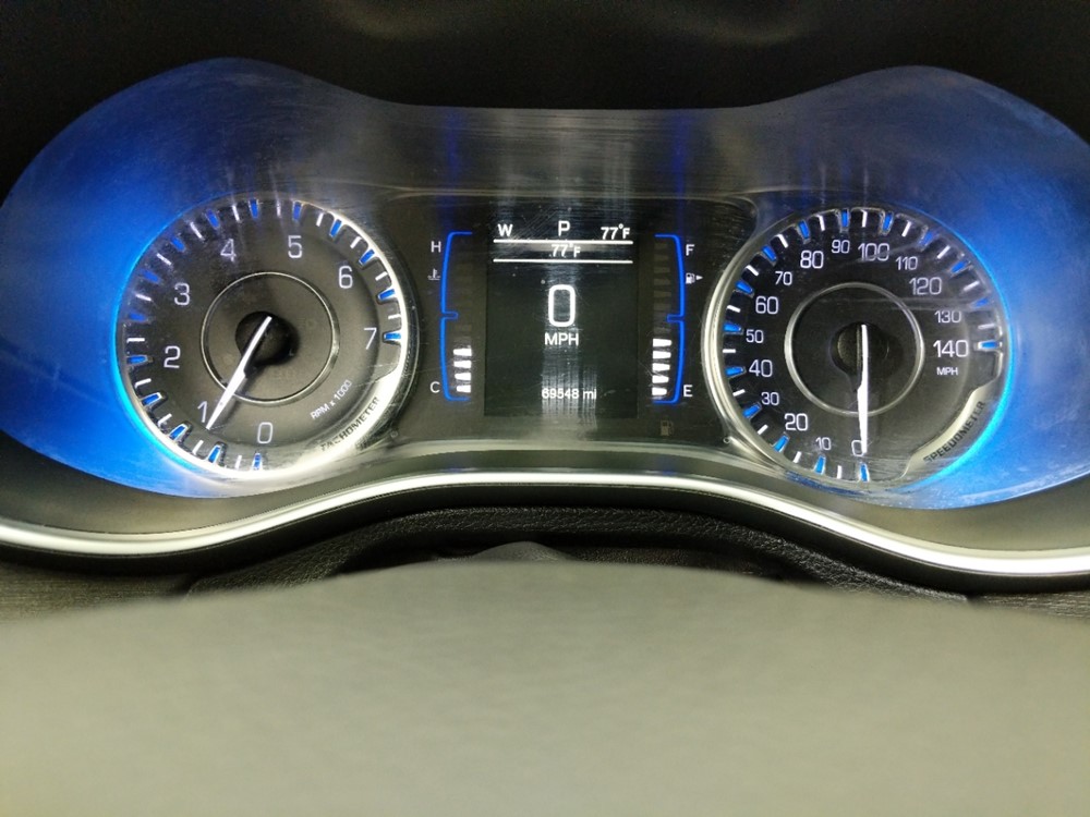 2016 Chrysler 200 - Odometer Close Up