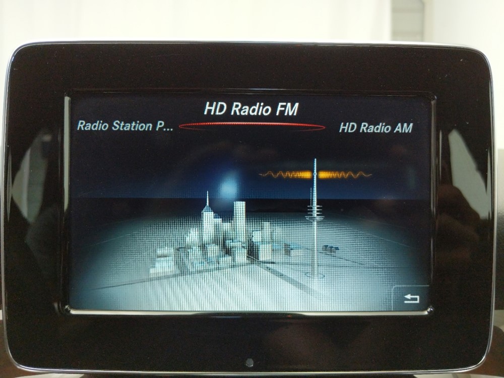 2015 Mercedes-Benz CLA250 - Stereo Package