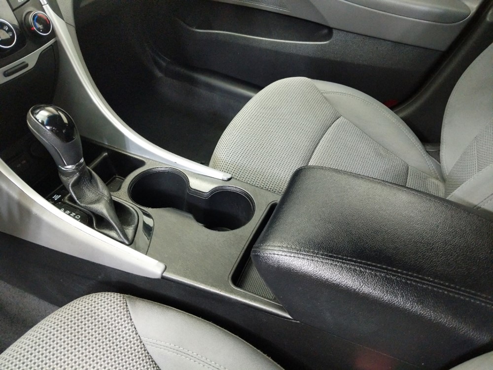 2014 Hyundai Sonata - Center Console/Cup Holders