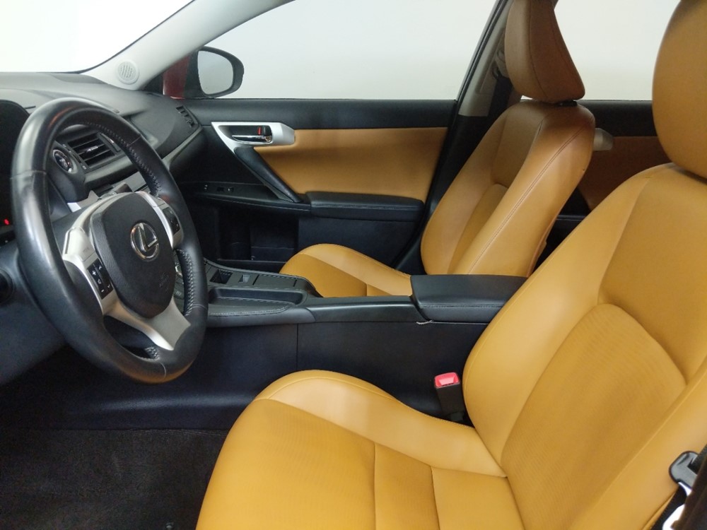 2012 Lexus CT 200h - Driver Front Seat