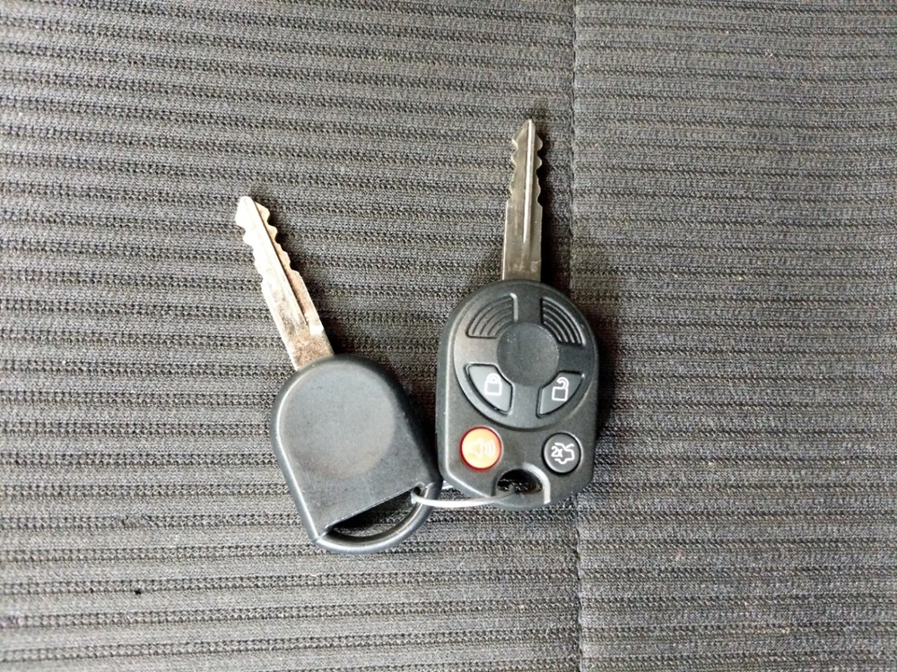 2014 Ford Mustang - Keys