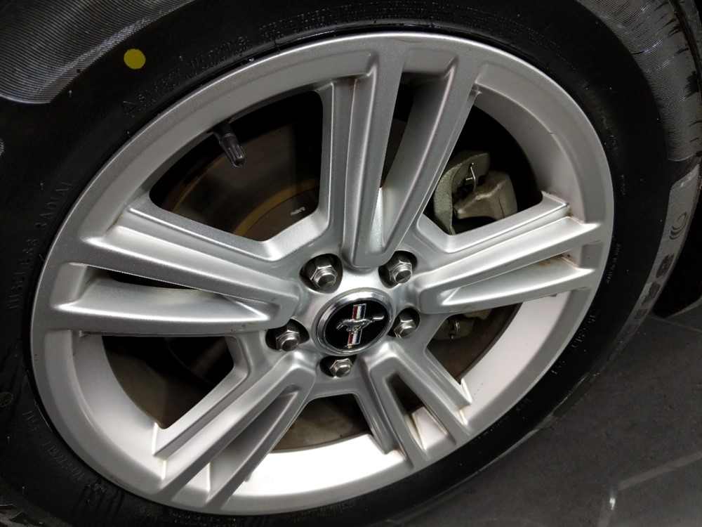2014 Ford Mustang - Wheel