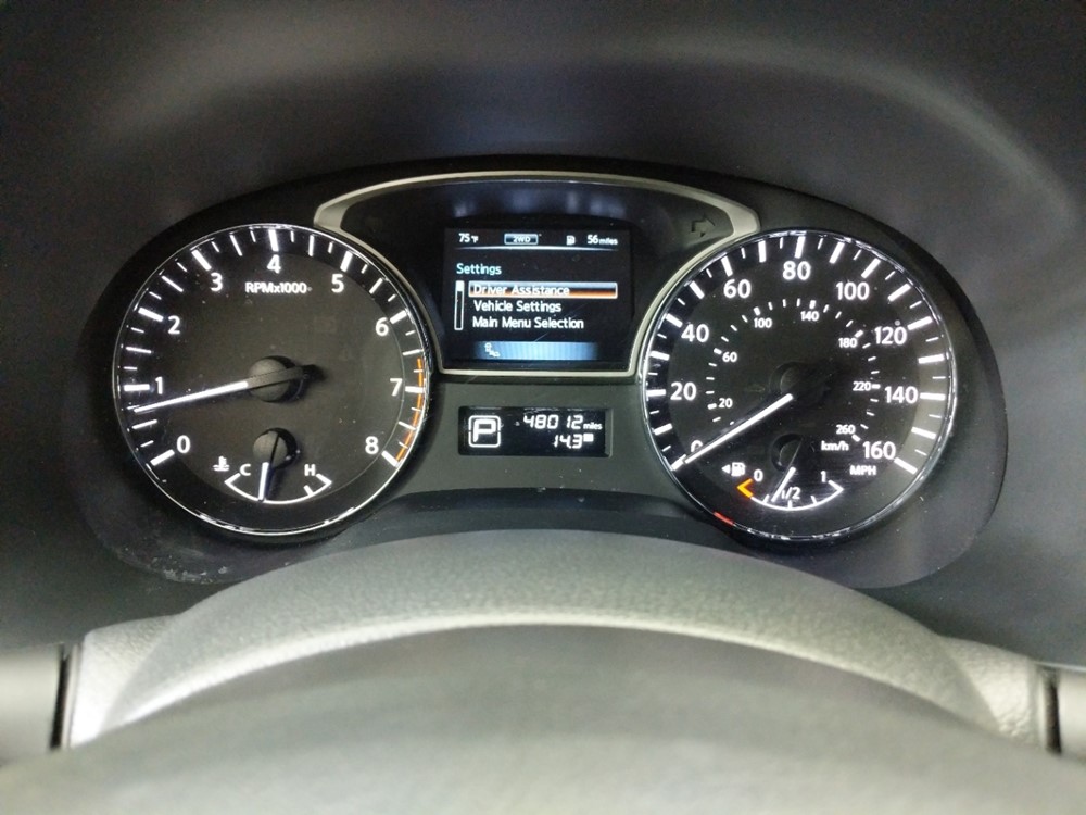 2015 Nissan Pathfinder - Odometer Close Up