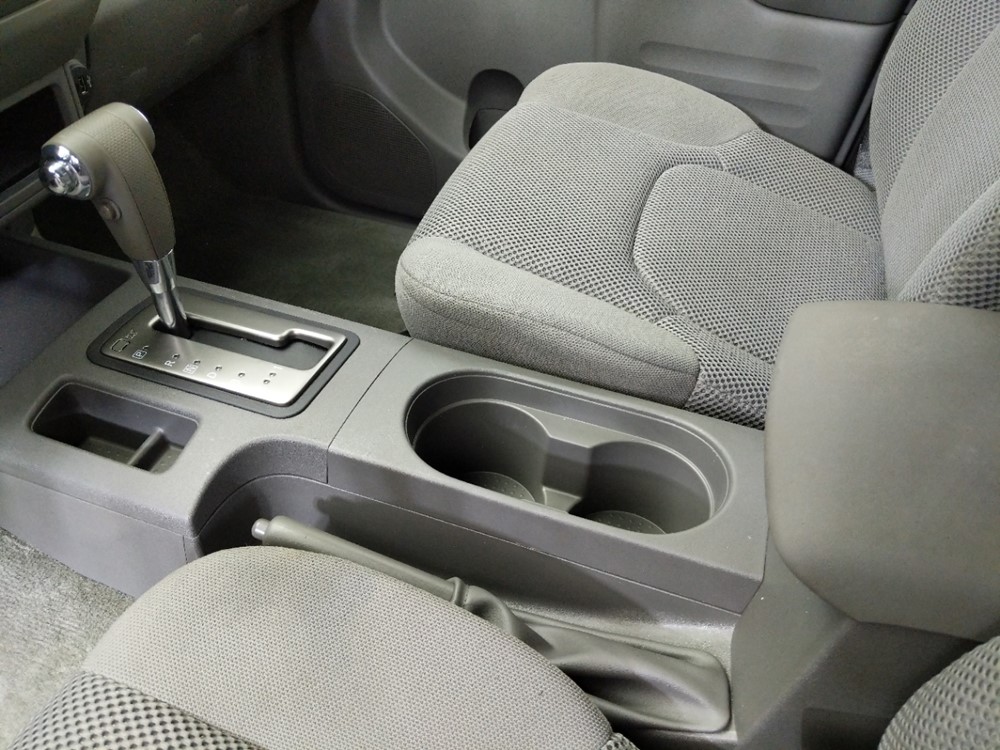 2017 Nissan Frontier - Center Console/Cup Holders