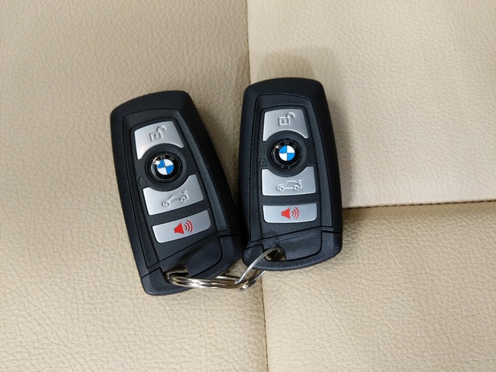 2017 BMW 320i - Keys