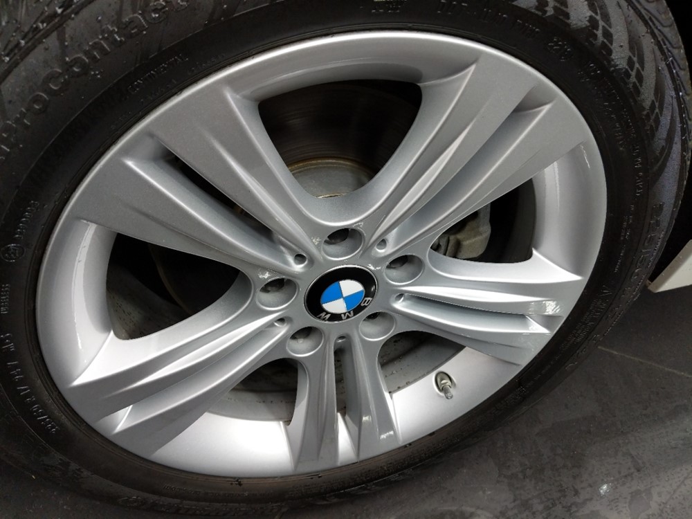 2017 BMW 320i - Wheel