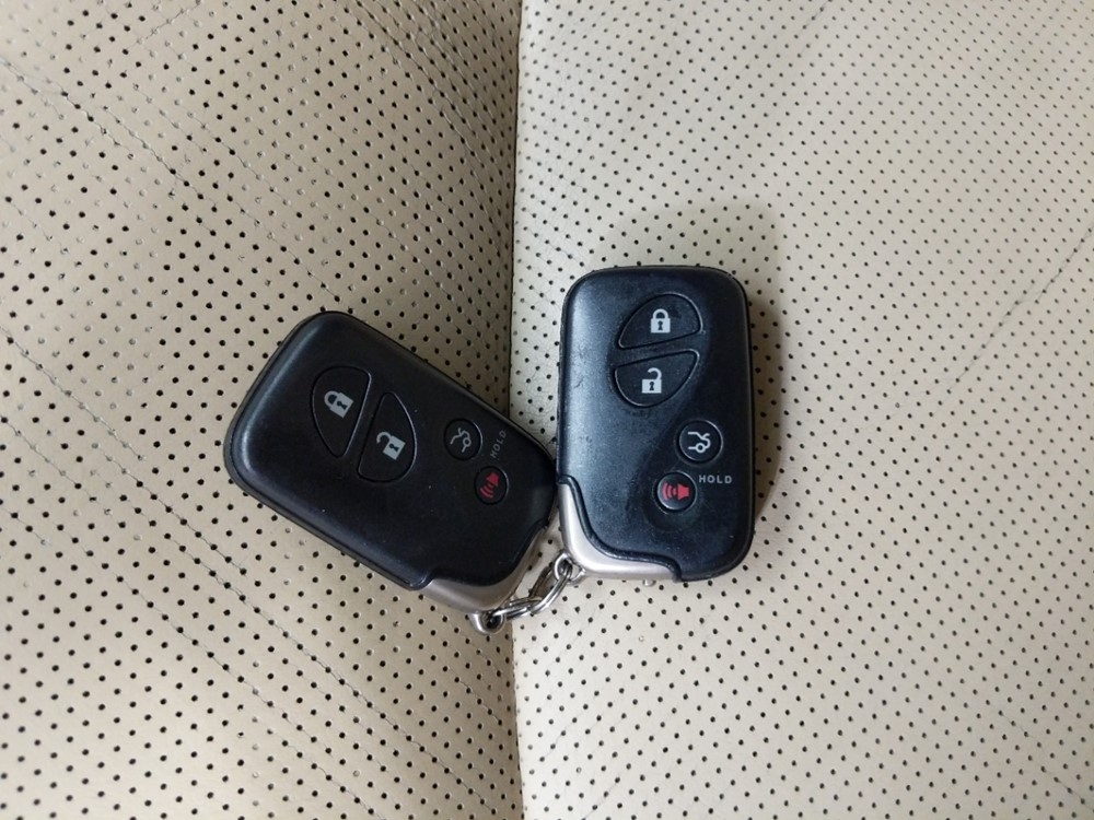 2011 Lexus ES 350 - Keys