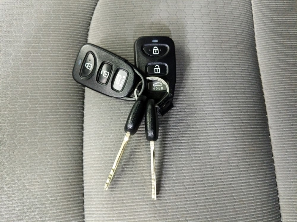 2017 Hyundai Elantra - Keys
