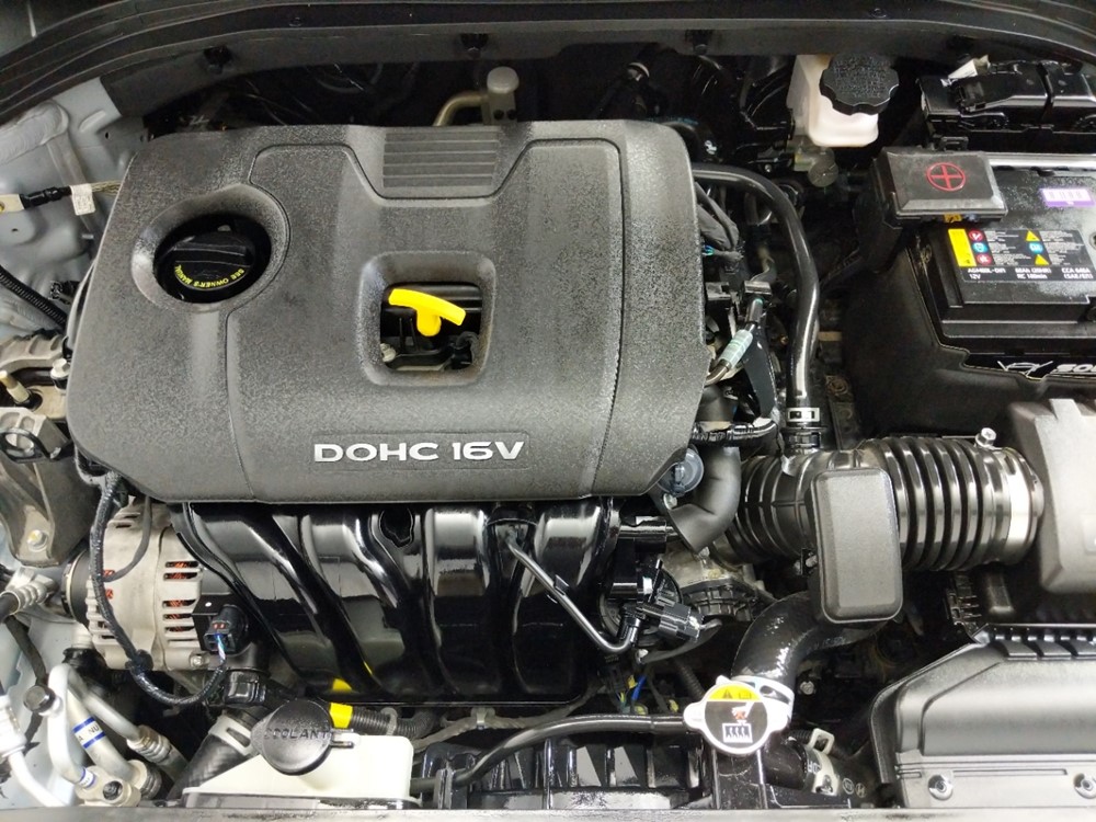 2017 Hyundai Elantra - Engine