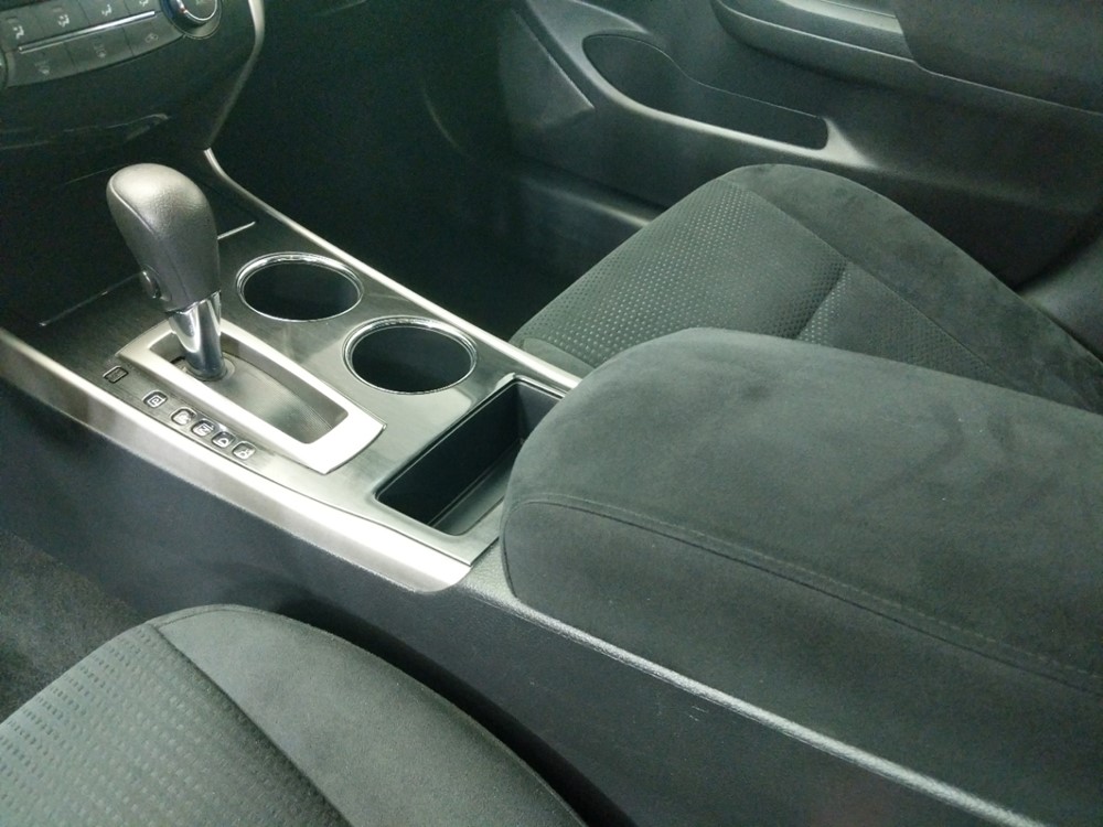 2014 Nissan Altima - Center Console/Cup Holders