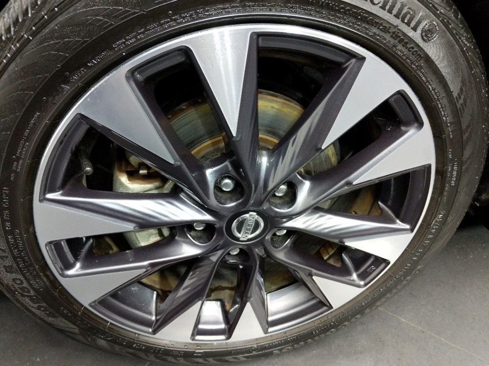 2017 Nissan Sentra - Wheel