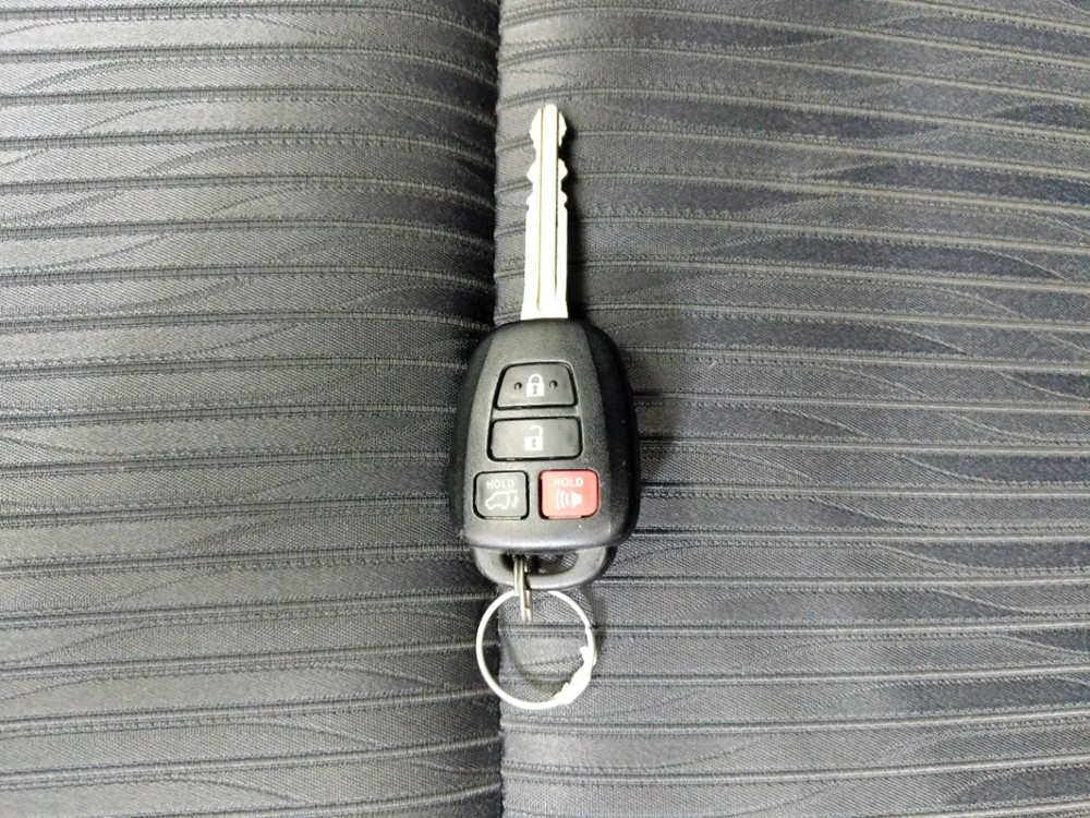 2015 Toyota Highlander - Keys