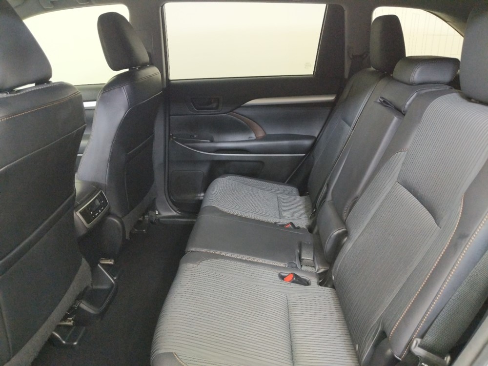 2015 Toyota Highlander - Driver Rear Seat