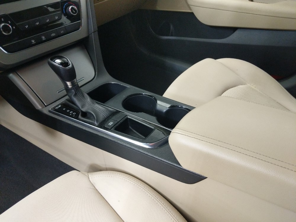 2015 Hyundai Sonata - Center Console/Cup Holders
