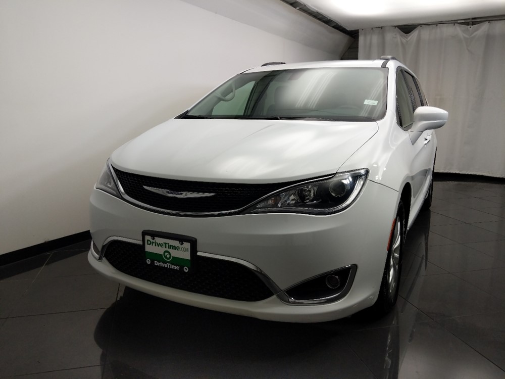 2017 Chrysler Pacifica - Driver Front Hood