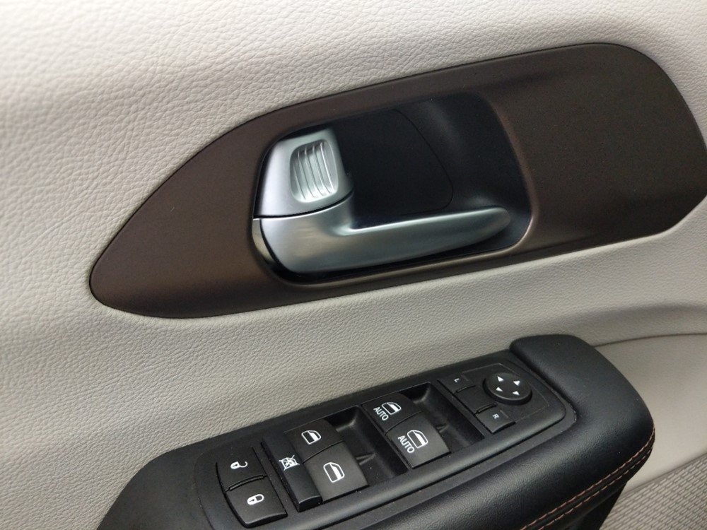 2017 Chrysler Pacifica - Driver Power Windows/Lock Control