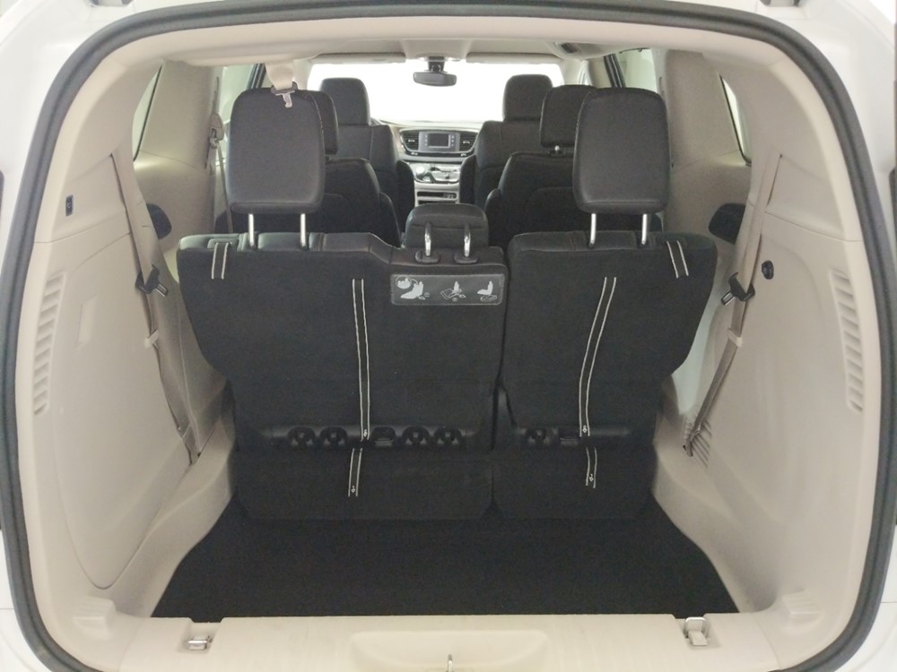 2017 Chrysler Pacifica - Trunk