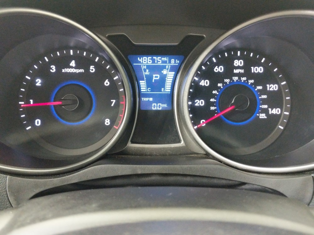 2017 Hyundai Veloster - Odometer Close Up
