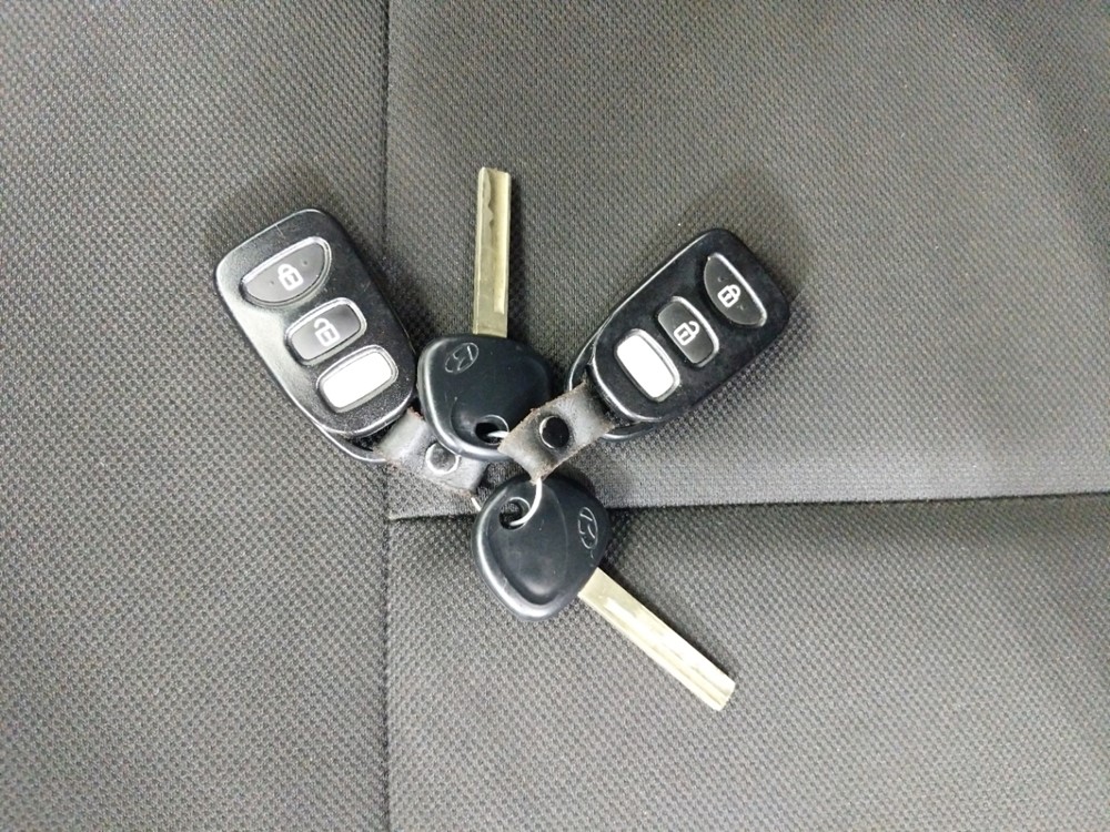2017 Hyundai Veloster - Keys