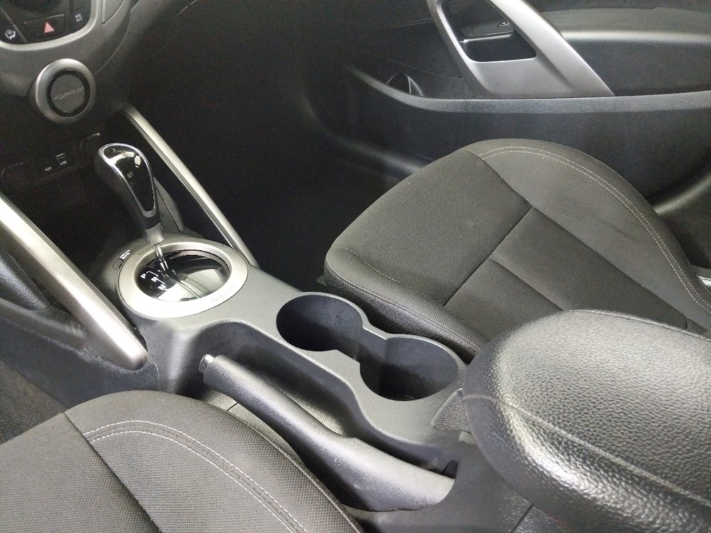 2017 Hyundai Veloster - Center Console/Cup Holders