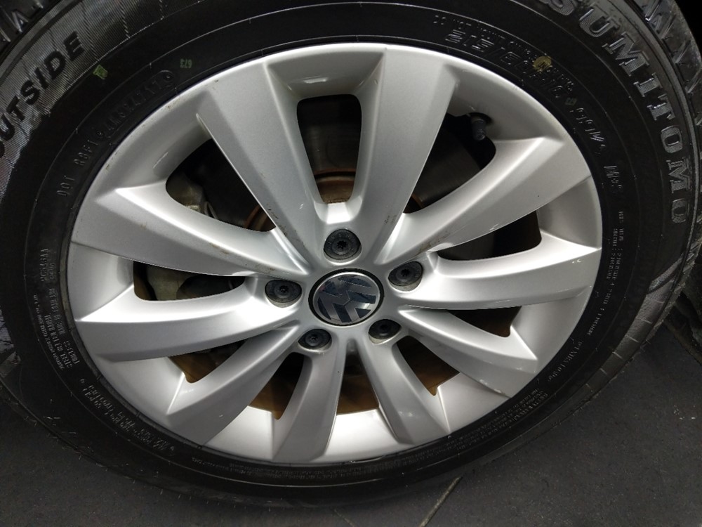 2013 Volkswagen Passat - Wheel