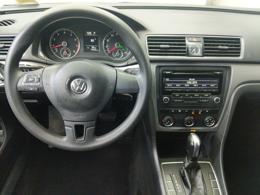 2013 Volkswagen Passat - Driver Dash