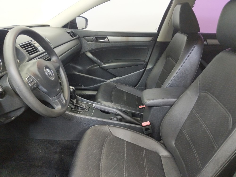 2013 Volkswagen Passat - Driver Front Seat