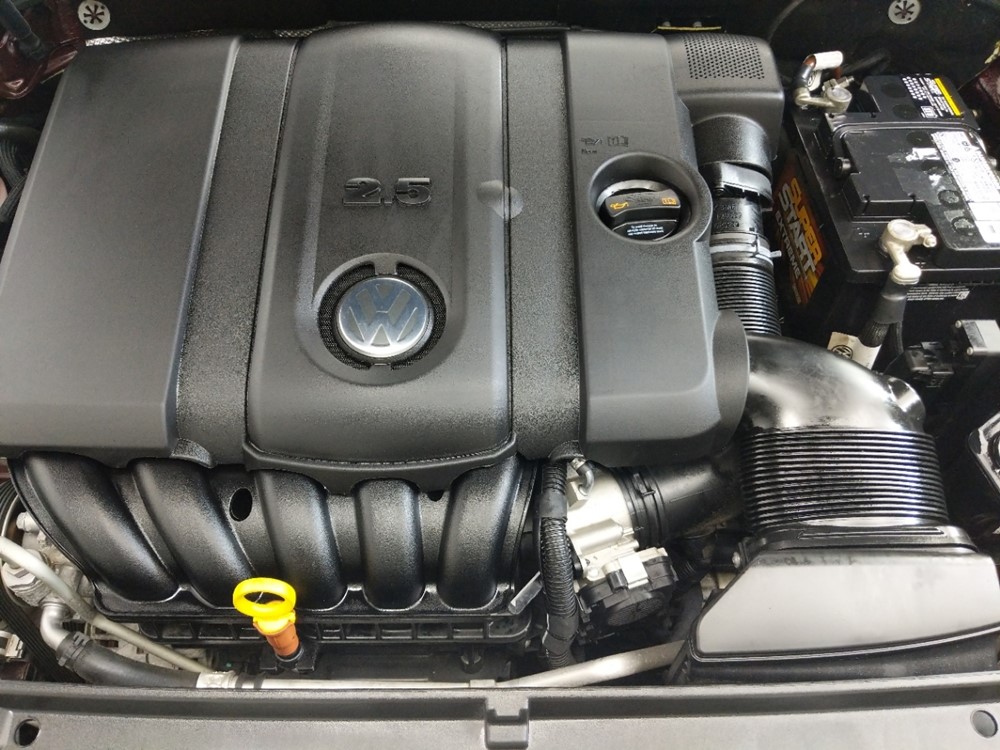 2013 Volkswagen Passat - Engine