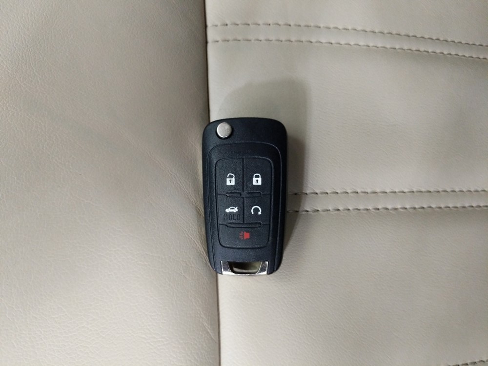 2016 Buick Regal - Keys