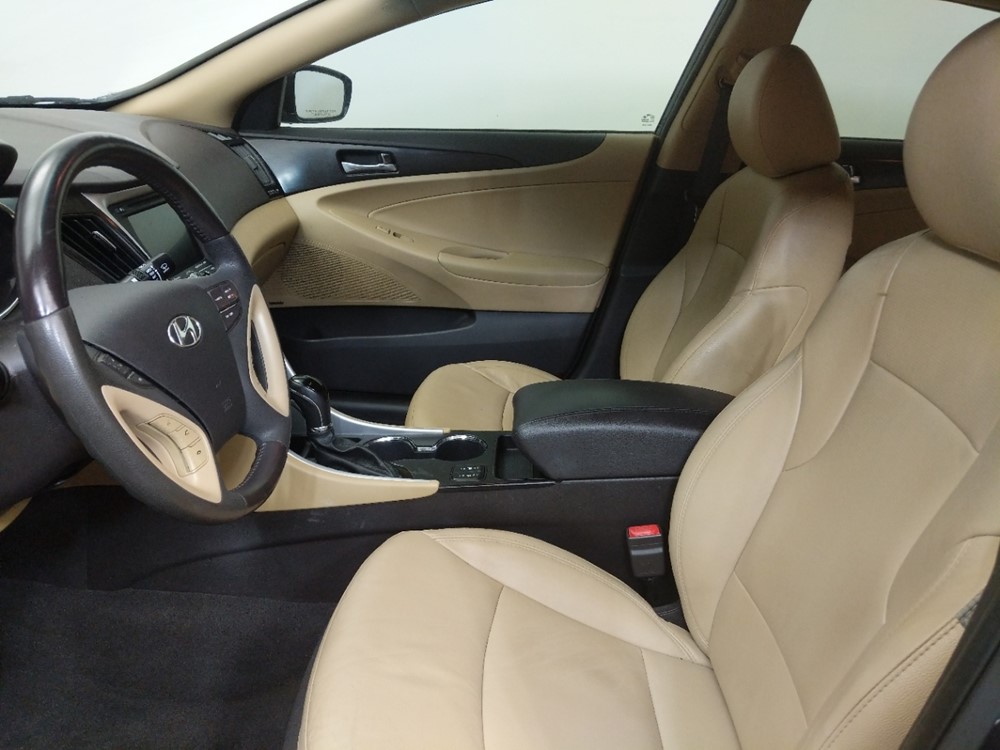 2013 Hyundai Sonata - Driver Front Seat