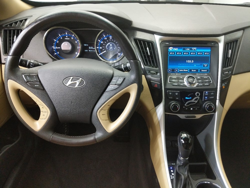 2013 Hyundai Sonata - Driver Dash