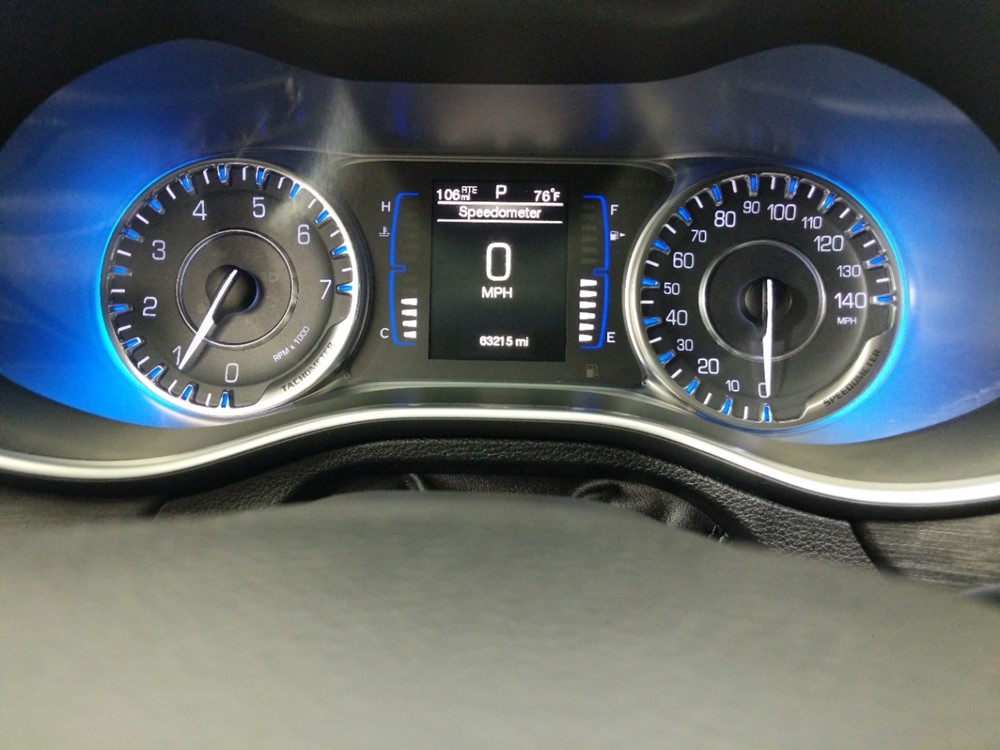 2015 Chrysler 200 - Odometer Close Up