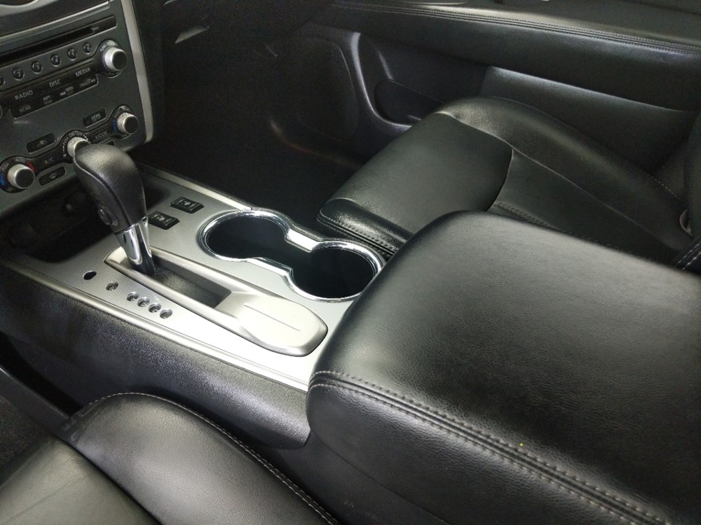 2017 Nissan Pathfinder - Center Console/Cup Holders