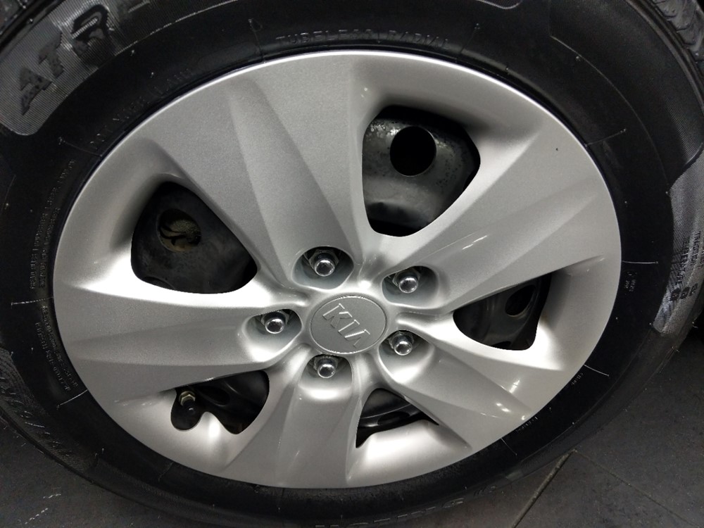 2017 Kia Forte - Wheel