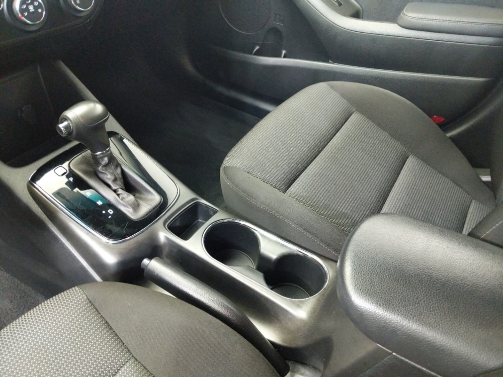 2017 Kia Forte - Center Console/Cup Holders