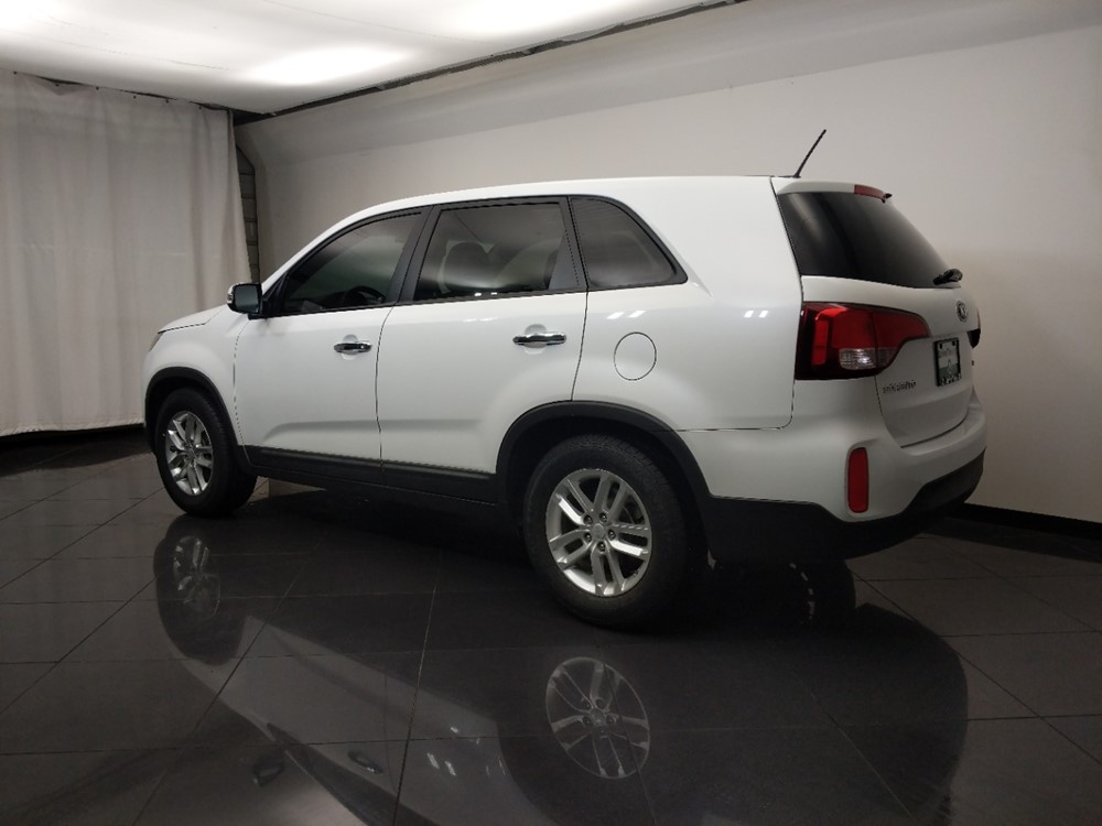 2014 Kia Sorento - Driver Rear Bumper