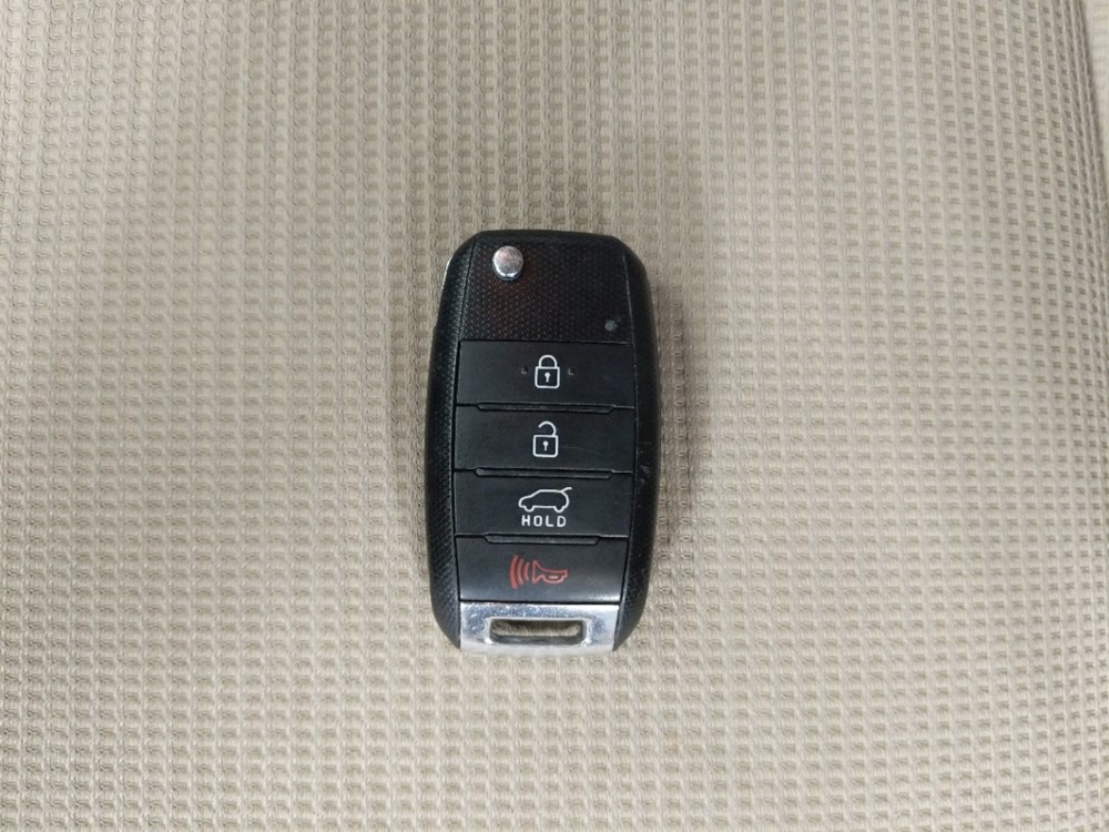 2014 Kia Sorento - Keys
