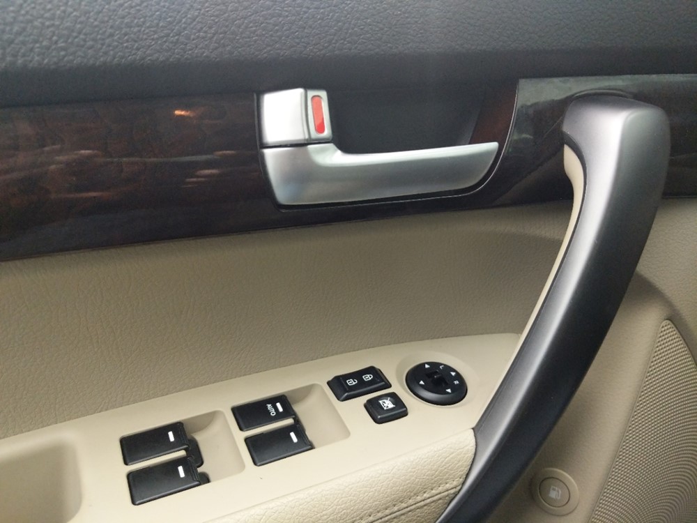 2014 Kia Sorento - Driver Power Windows/Lock Control
