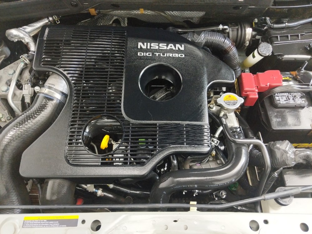 2013 Nissan JUKE - Engine