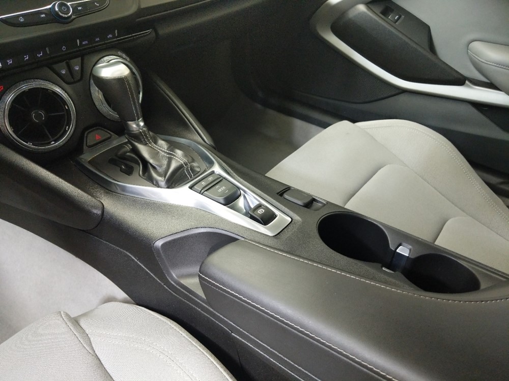 2018 Chevrolet Camaro - Center Console/Cup Holders