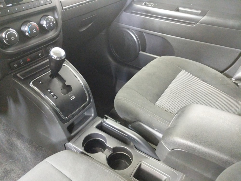 2017 Jeep Patriot - Center Console/Cup Holders
