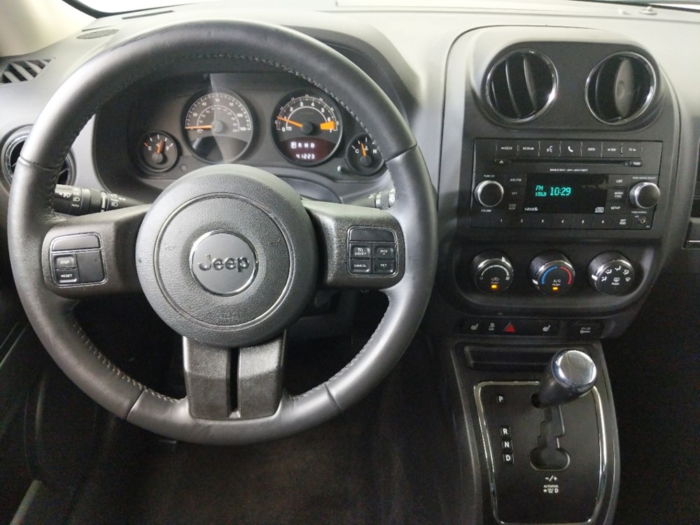 2017 Jeep Patriot - Driver Dash