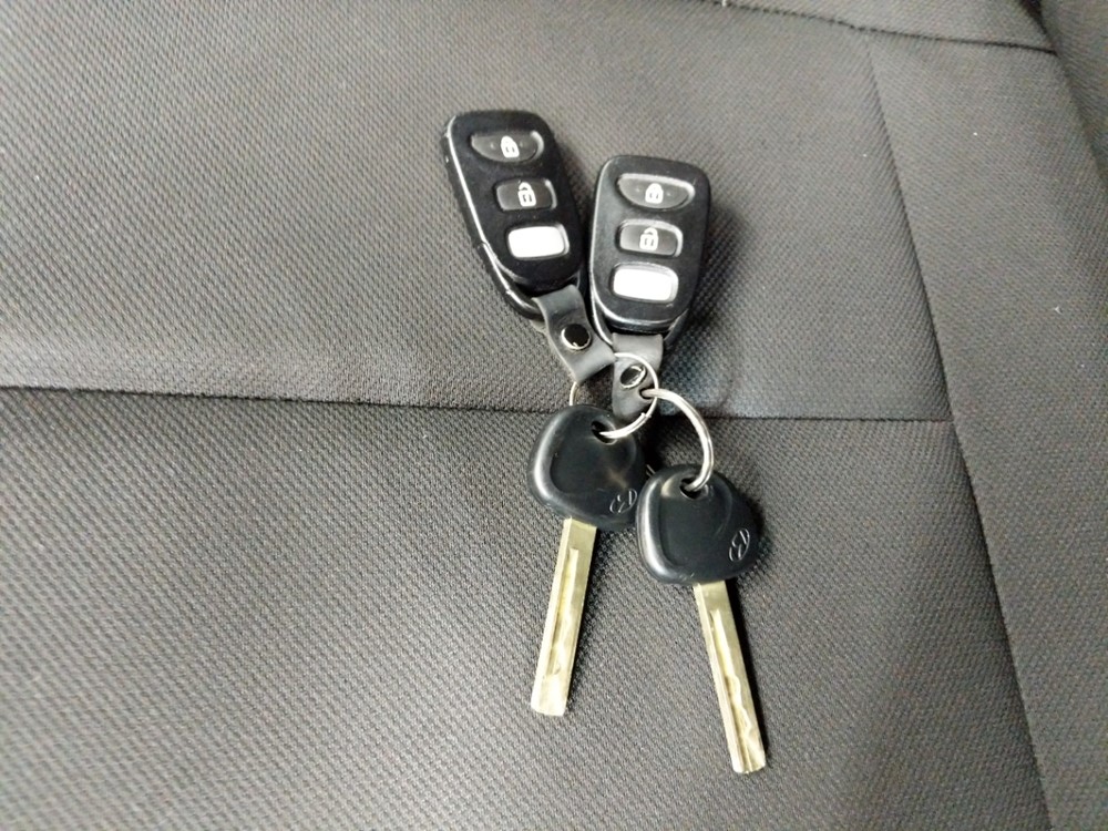 2017 Hyundai Veloster - Keys