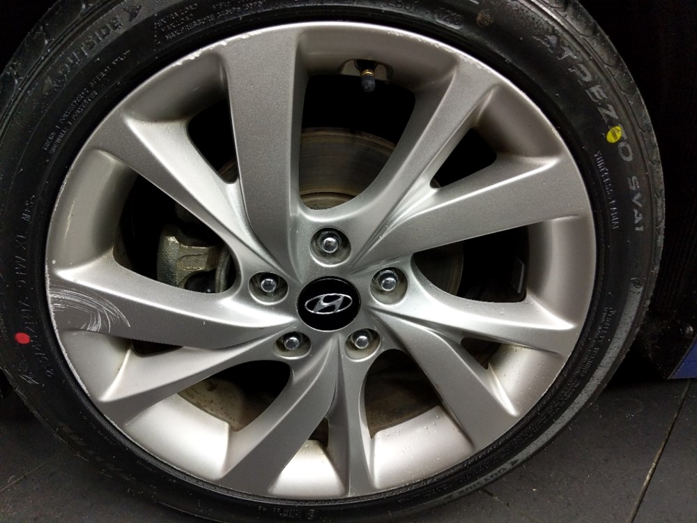 2017 Hyundai Veloster - Wheel