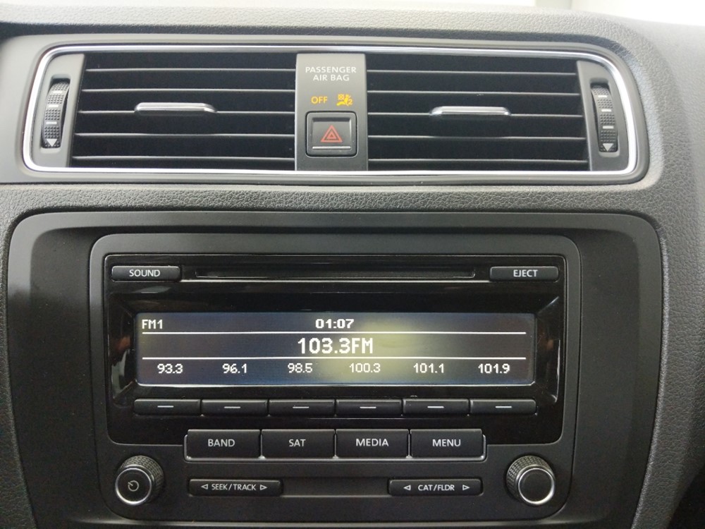 2015 Volkswagen Jetta - Stereo Package