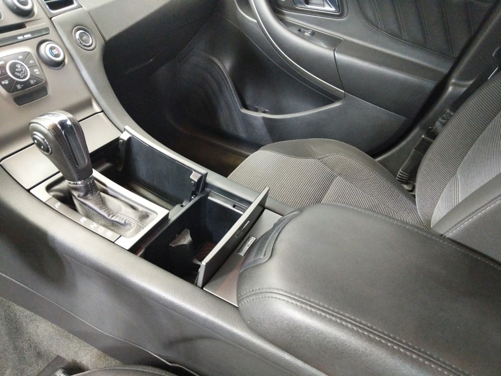 2014 Ford Taurus - Center Console/Cup Holders