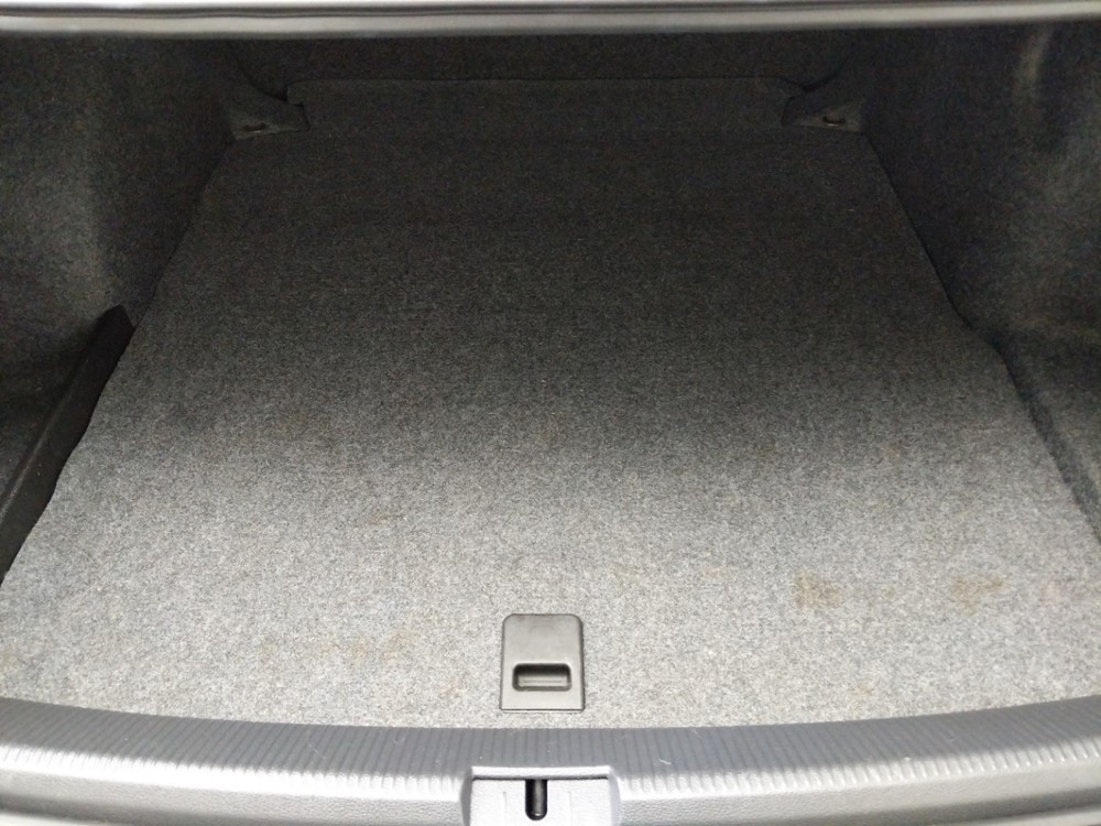 2015 Volkswagen Passat - Trunk