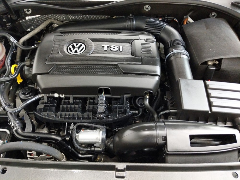 2015 Volkswagen Passat - Engine