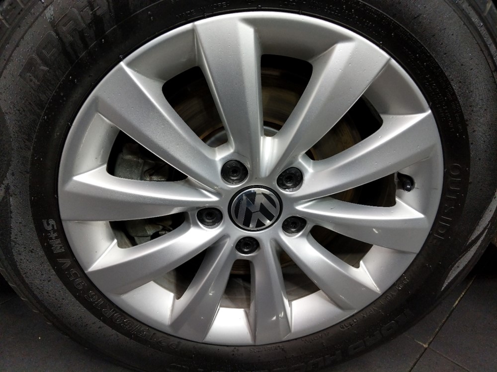 2015 Volkswagen Passat - Wheel