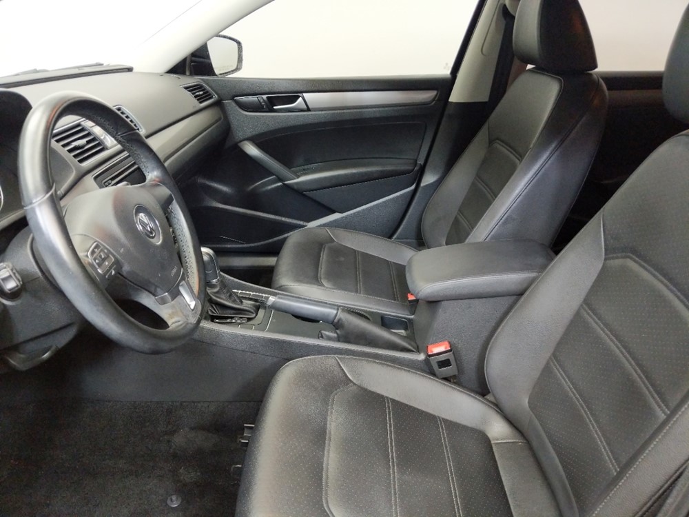 2015 Volkswagen Passat - Driver Front Seat